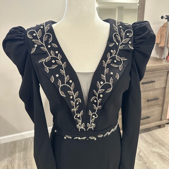 Long sleeve gown - Picture 2 of 2